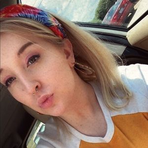 Meet your Posher, Abygail